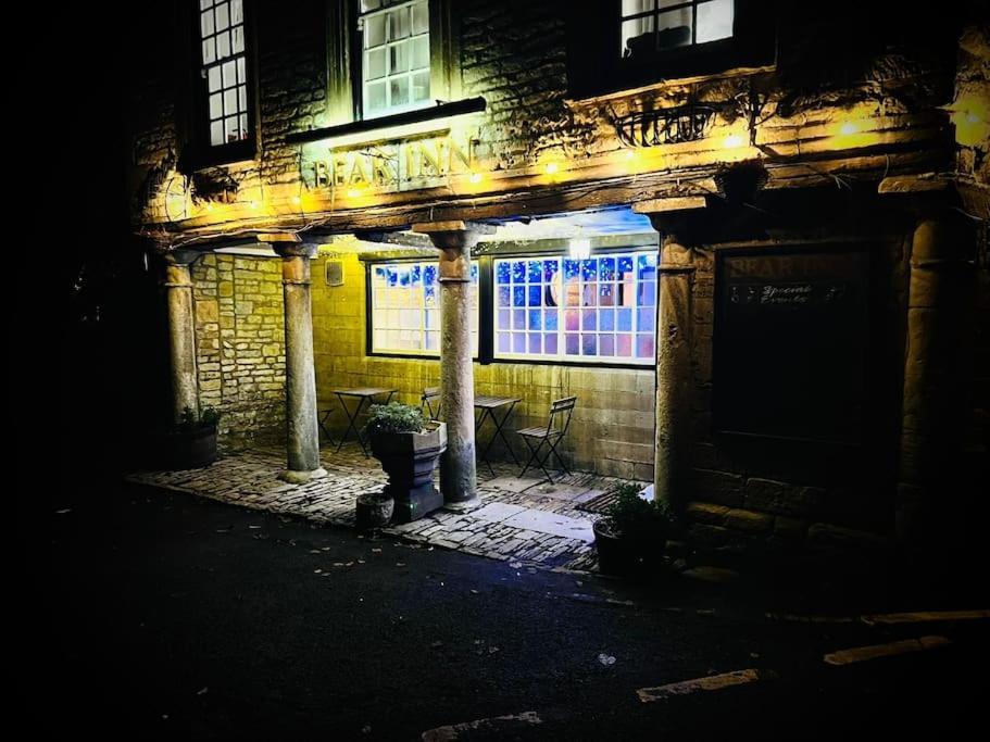 Bear Inn - Bisley Bisley  Eksteriør billede