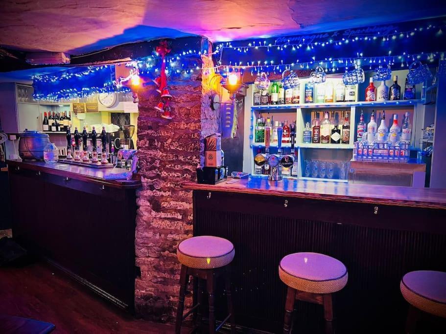 Bear Inn - Bisley Bisley  Eksteriør billede