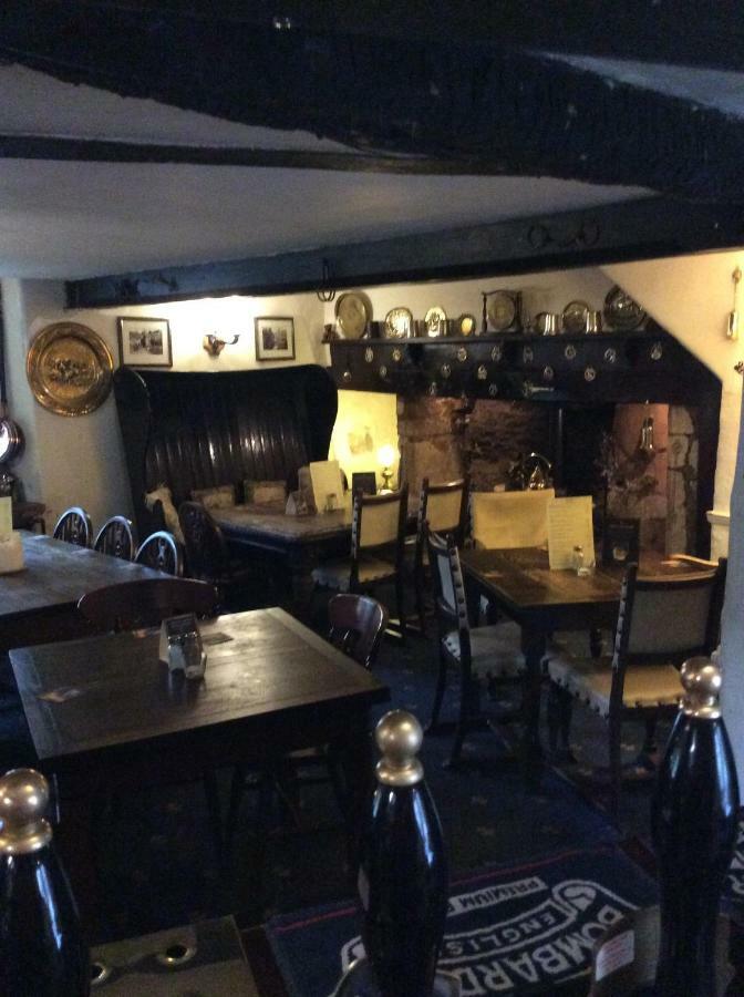 Bear Inn - Bisley Bisley  Eksteriør billede