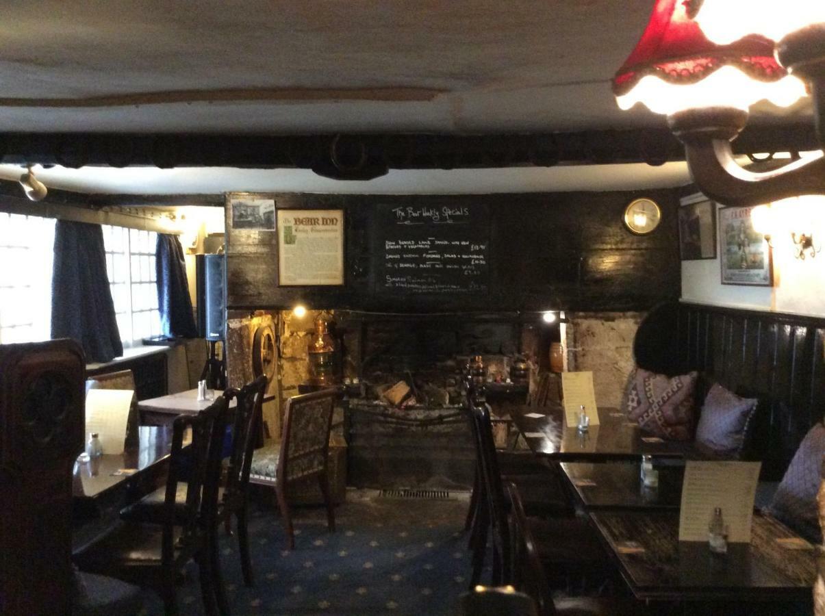 Bear Inn - Bisley Bisley  Eksteriør billede