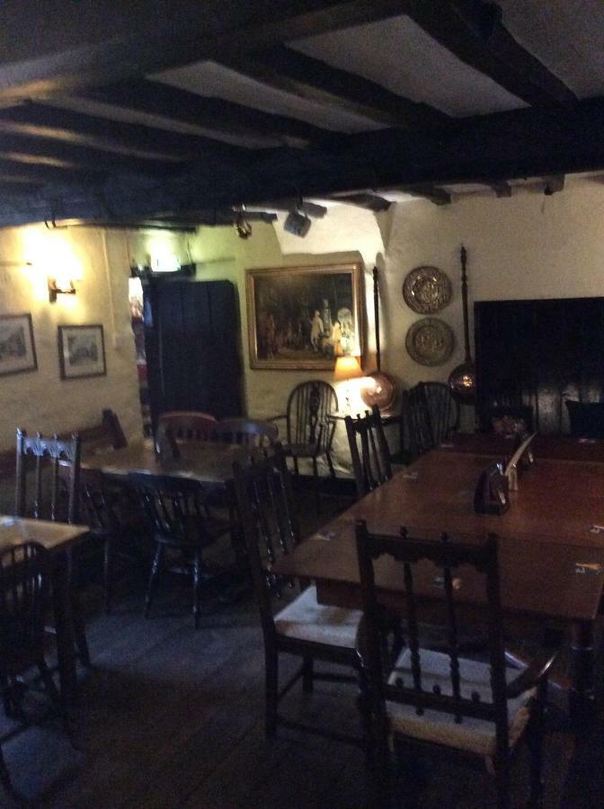 Bear Inn - Bisley Bisley  Eksteriør billede