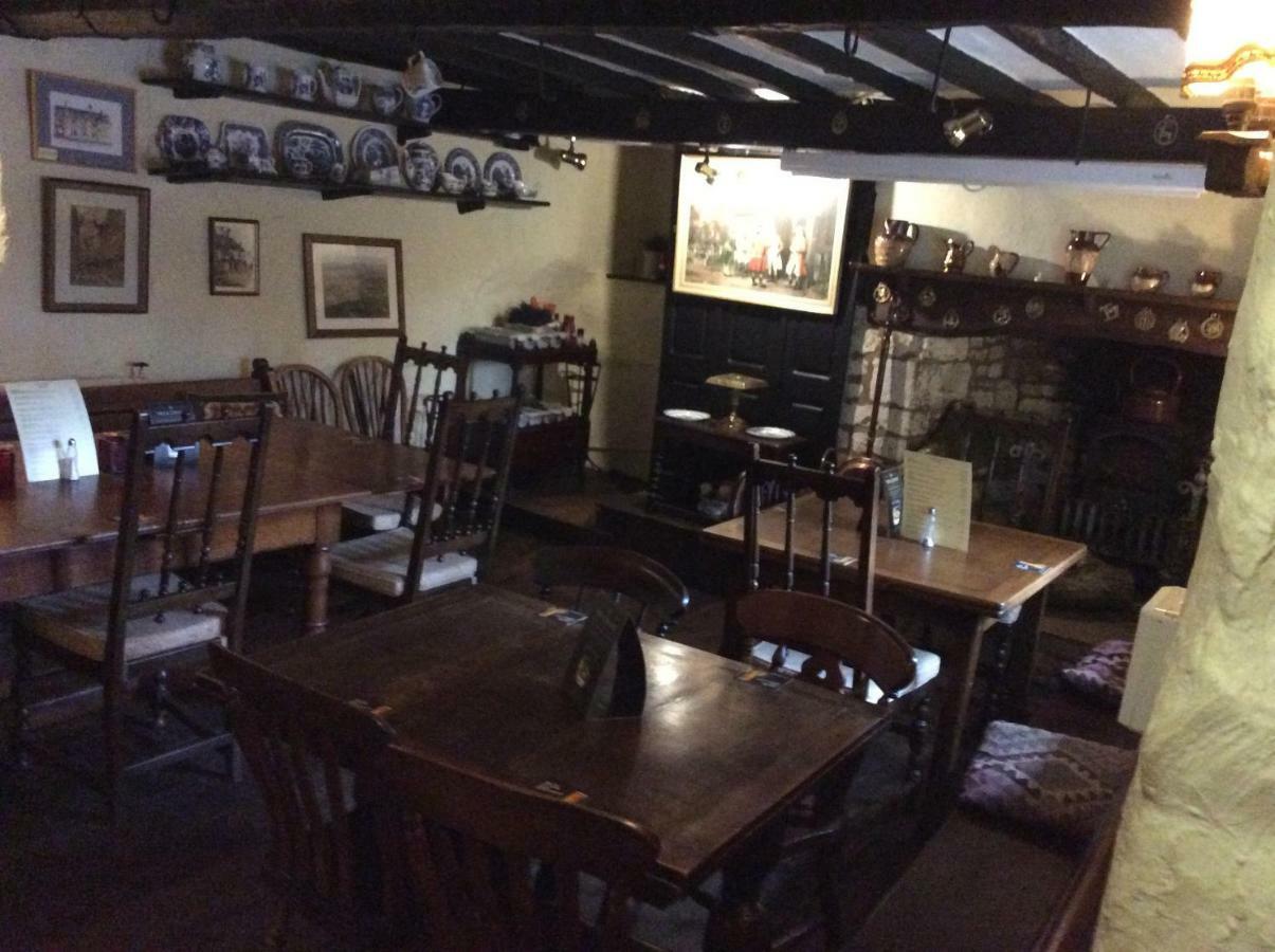 Bear Inn - Bisley Bisley  Eksteriør billede