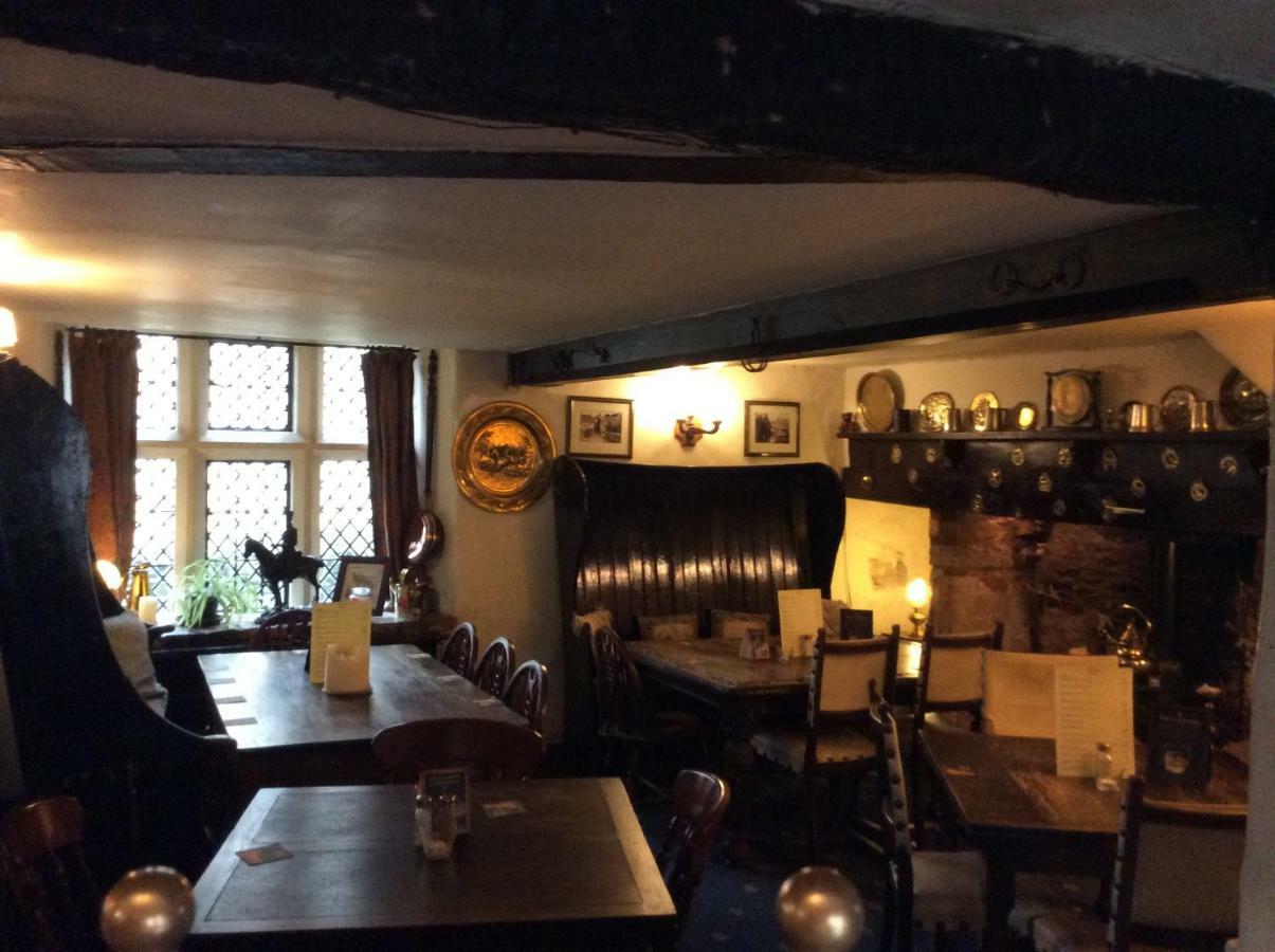 Bear Inn - Bisley Bisley  Eksteriør billede